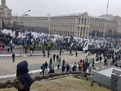 У Києві відновили рух Хрещатиком