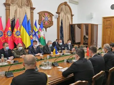 Міноборони України вперше в історії уклало прямі зовнішньоекономічні угоди на військові товари