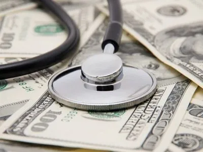 У Кабміні заявили, що всі залучені кошти у 2021 році підуть на медицину