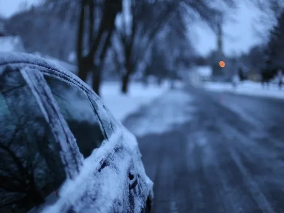 Водіїв попередили про сніг у трьох областях: місцями до 3 см