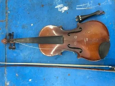 Иностранец пытался вывезти из Украины скрипку Страдивари