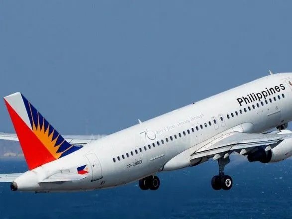 Філіппіни вирішили заборонити авіасполучення з Британією через новий штам COVID-19