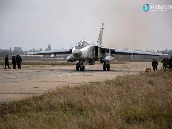Воздушным Силам Украины передали отремонтированный самолет-разведчик