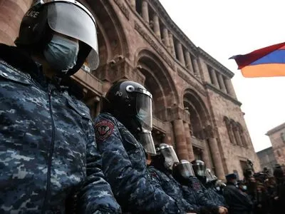 У Вірменії проходять акції протесту проти Пашиняна, почалися затримання громадян