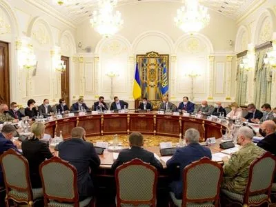 Решение конституционного кризиса: Зеленский провел заседание СНБО