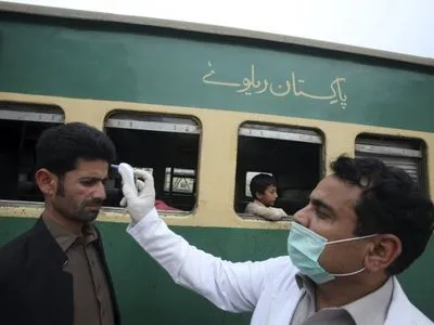 Пандемія: випадки нового штаму коронавірусу зафіксували також у Пакистані