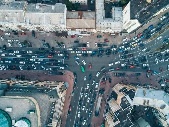 Пробки образовались на подъезде к центру Киева