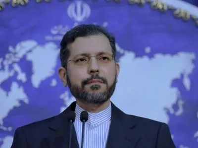 Сбивание самолета МАУ: Иран обвинил Канаду в "спекуляциях" на горе семей погибших