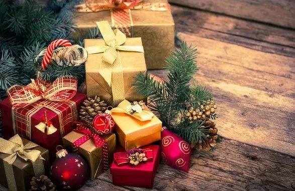 Новогодние поздравления: из-за пандемии в Украине стали меньше заказывать Дедов Морозов и Снегурочек