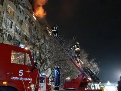 Посреди Кропивницкого горела многоэтажка, людей эвакуировали
