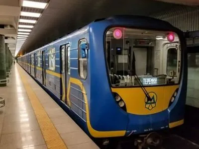 В Киевском метро установят часы, которые будут показывать время до прибытия поезда