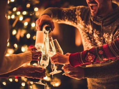 Що п'ють у різних країнах на Новий рік: цікаві алкогольні традиції