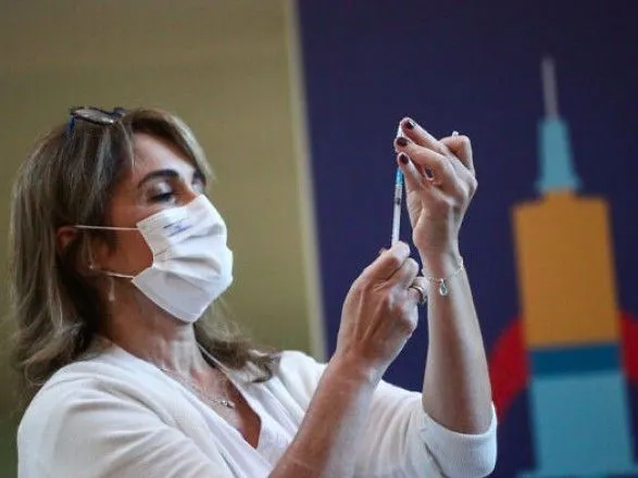 Израиль быстрее всех в мире сделал уже более 1 млн прививок от коронавируса