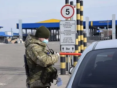 Границу Украины с нового года пересекли более 20 тыс. человек, отказали во въезде 22 лицам