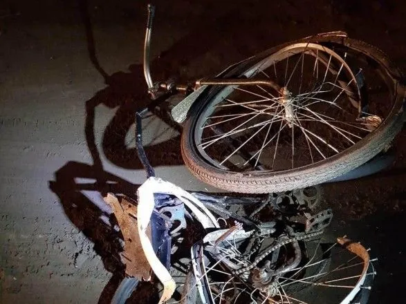 В Одесской области водитель насмерть сбил велосипедиста и пытался вывезти тело с места ДТП