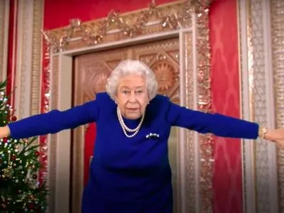 Королева уже не та: на британском телевидении крутили приветствие "фейковой" Елизаветы II