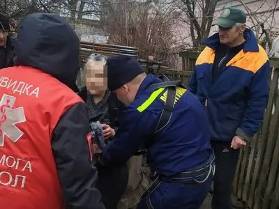 На Полтавщині жінка впала у колодязь