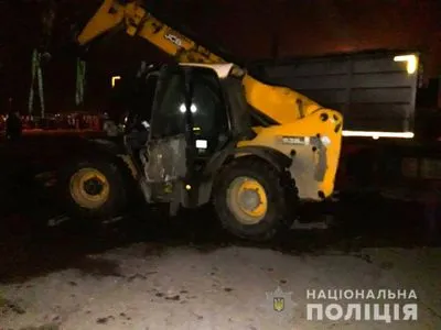 У Миколаївському річпорті вантажник, рухаючись заднім ходом, на смерть збив колегу
