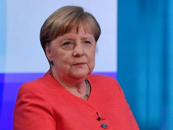 Пандемия: Меркель проведет "кризисную встречу" по вакцинации в Германии