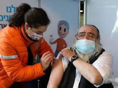 Ізраїль схвалив використання вакцини Moderna