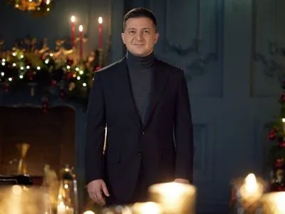 Вспомнил об ароматной кутье и безопасных колядках: как Зеленский украинцев с Рождеством поздравил