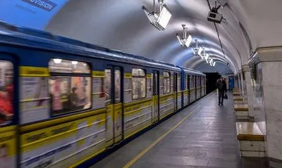 Киевлян предупредили об ограничениях в метро на Рождество