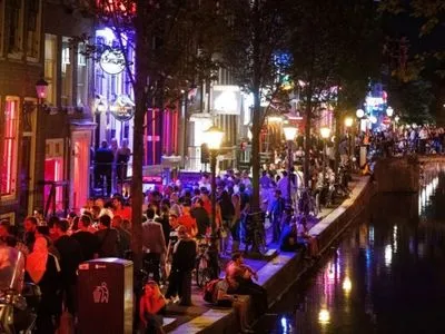 Мэр Амстердама предложила запретить продажу марихуаны туристам