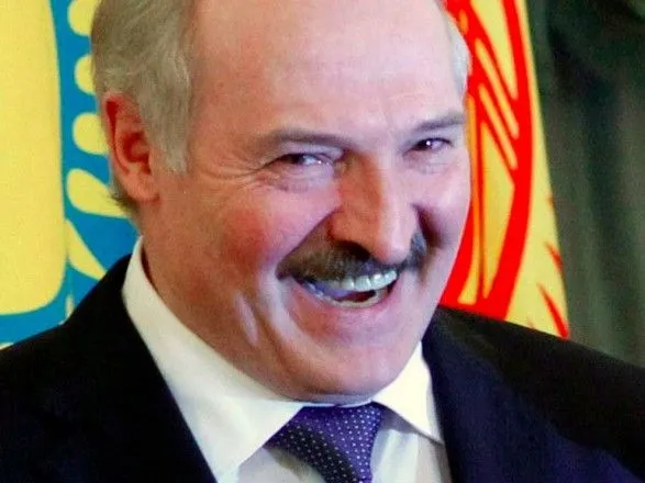 Лукашенко пообещал Беларуси проект "новой конституции" до конца 2021 года
