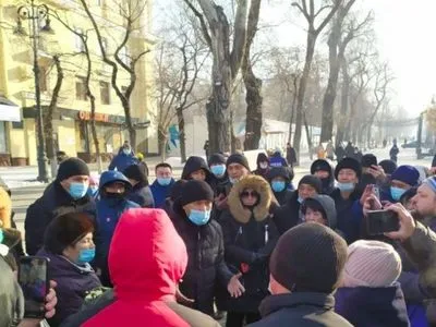 У Казахстані масові протести на тлі парламентських виборів - десятки затриманих