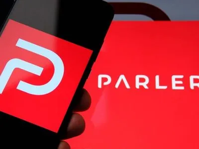 Соціальна мережа Parler подала в суд на Amazon через відключення серверів