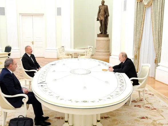 Ситуація у Карабасі: Путін, Алієв та Пашинян проводять зустріч у Кремлі