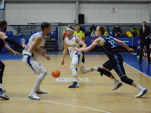 Действующий чемпион потерпел второе поражение подряд в чемпионате Украины по баскетболу