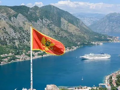 Чорногорія знову впускатиме іноземців без тесту на COVID-19