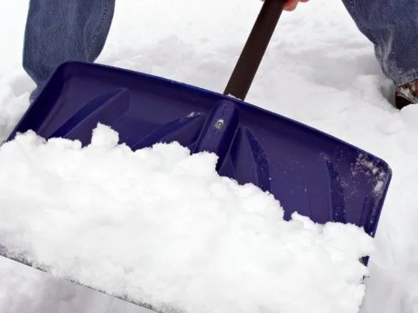 За неприбраний сніг у Києві оштрафували понад 40 підприємців