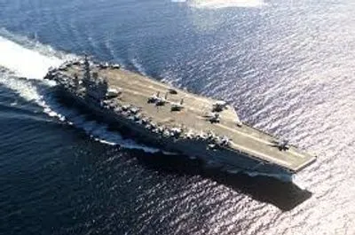 Иранские ракеты упали в океане недалеко от ударной группы ВМС США и торгового судна