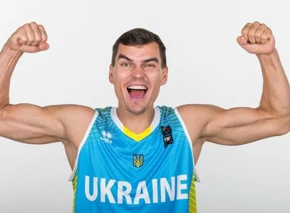 basketbolist-zbirnoyi-ukrayini-pereyshov-v-bk-budivelnik