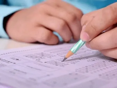 У Міносвіти спростували інформацію про дистанційну ДПА для дев’ятикласників: буде письмовий екзамен