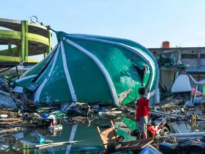 Кількість жертв землетрусу в Індонезії зросла