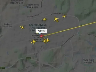 Літак із Навальним сів у Шереметьєво