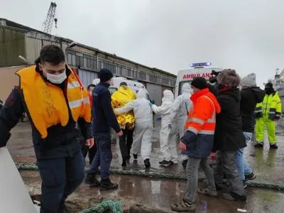 МИД о катастрофе "Арвина": спасенных 5 украинцев и иностранца госпитализировали