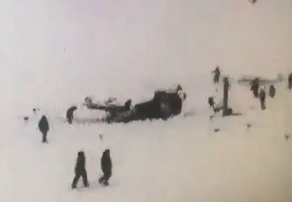 Сходження лавини на курорті в РФ: одного з туристів витягли з під снігу