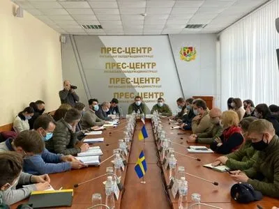 Глава ОБСЕ с украинской правительственной делегацией начали визит на Донбасс