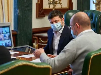 Зеленский провел совещание со Шмыгалем и Разумковым: решений не было, но стало больше обещаний