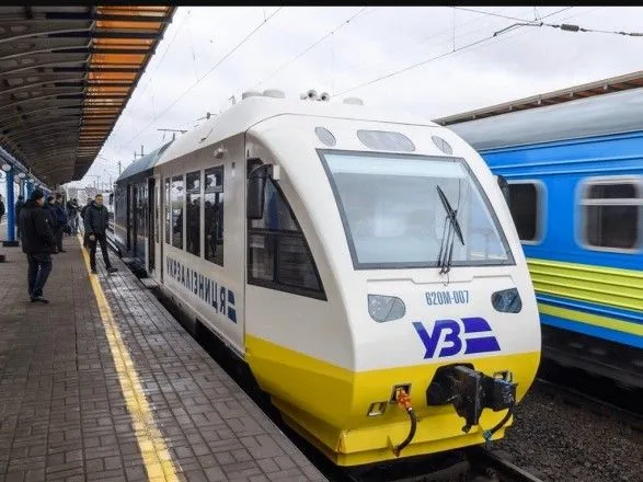 В прошлом году в Украине более 16 млн пассажиров ездили в поездах дальнего следования