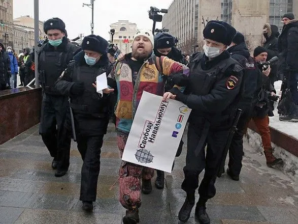 Митинги в поддержку Навального: в России задержали более 1600 человек