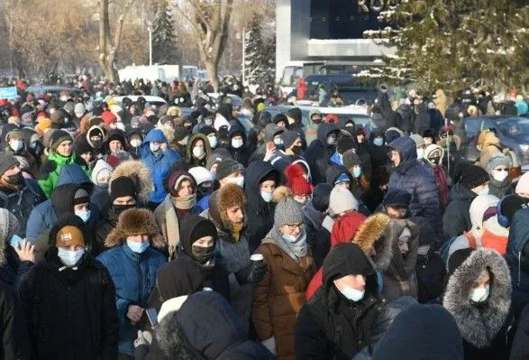 mitingi-na-pidtrimku-navalnogo-v-yekaterinburzi-na-protesti-viyshlo-blizko-7-tisyach-lyudey