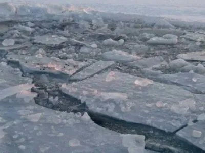 Опасный лед: в Черкасской области утонули 3 рыбака, среди них - ребенок