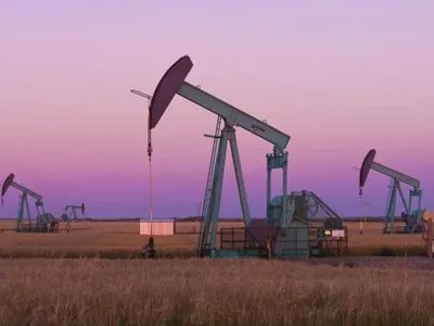Нефть Brent упала в цене до 55,37 долл. за баррель