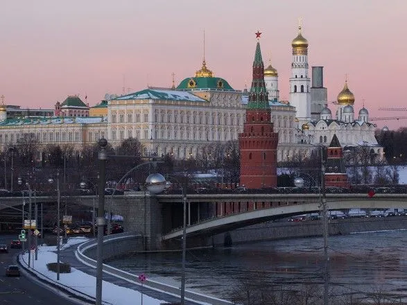 Кремль: Путін у розмові з Байденом роз'яснив ситуацію з Навальним