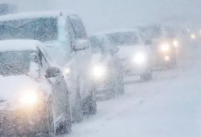 Снегопады в Одесской области: дороги перекрыты, на трассе застряли пассажирские автобусы